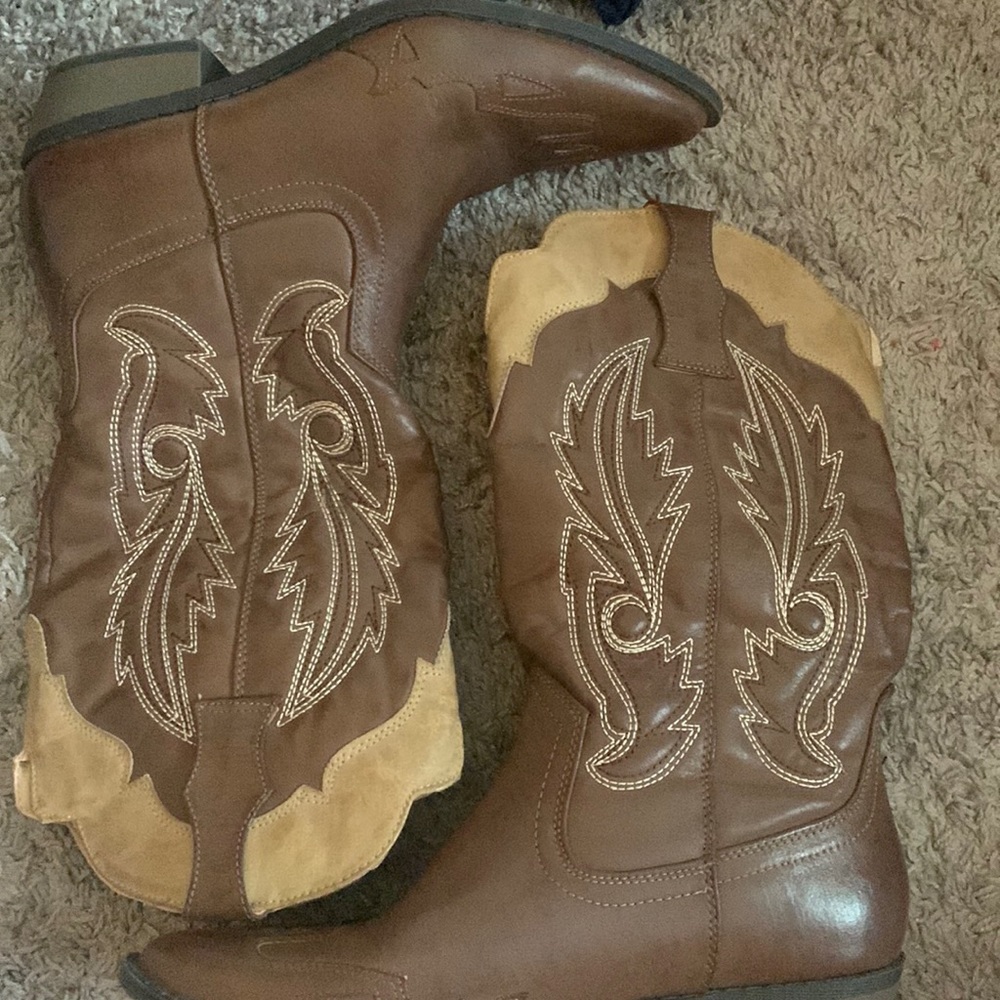 Slightly worn cowboy boots